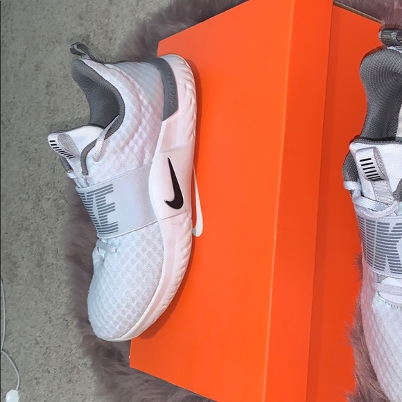 nike shoes - Picture 5 of 7